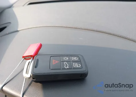 2015 Volvo Xc60 T5/T5 Premier from USA, damaged, VIN YV4612RK1F2710574